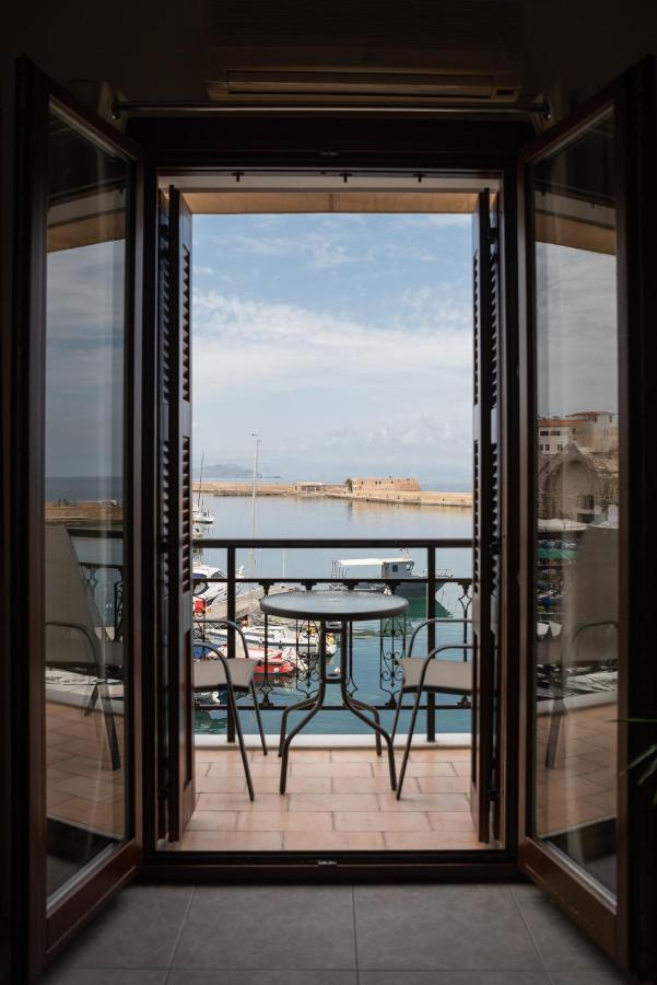 Destino Home Overlooking The Venetian Port Of Chania Chrissi Akti Chania Exterior foto