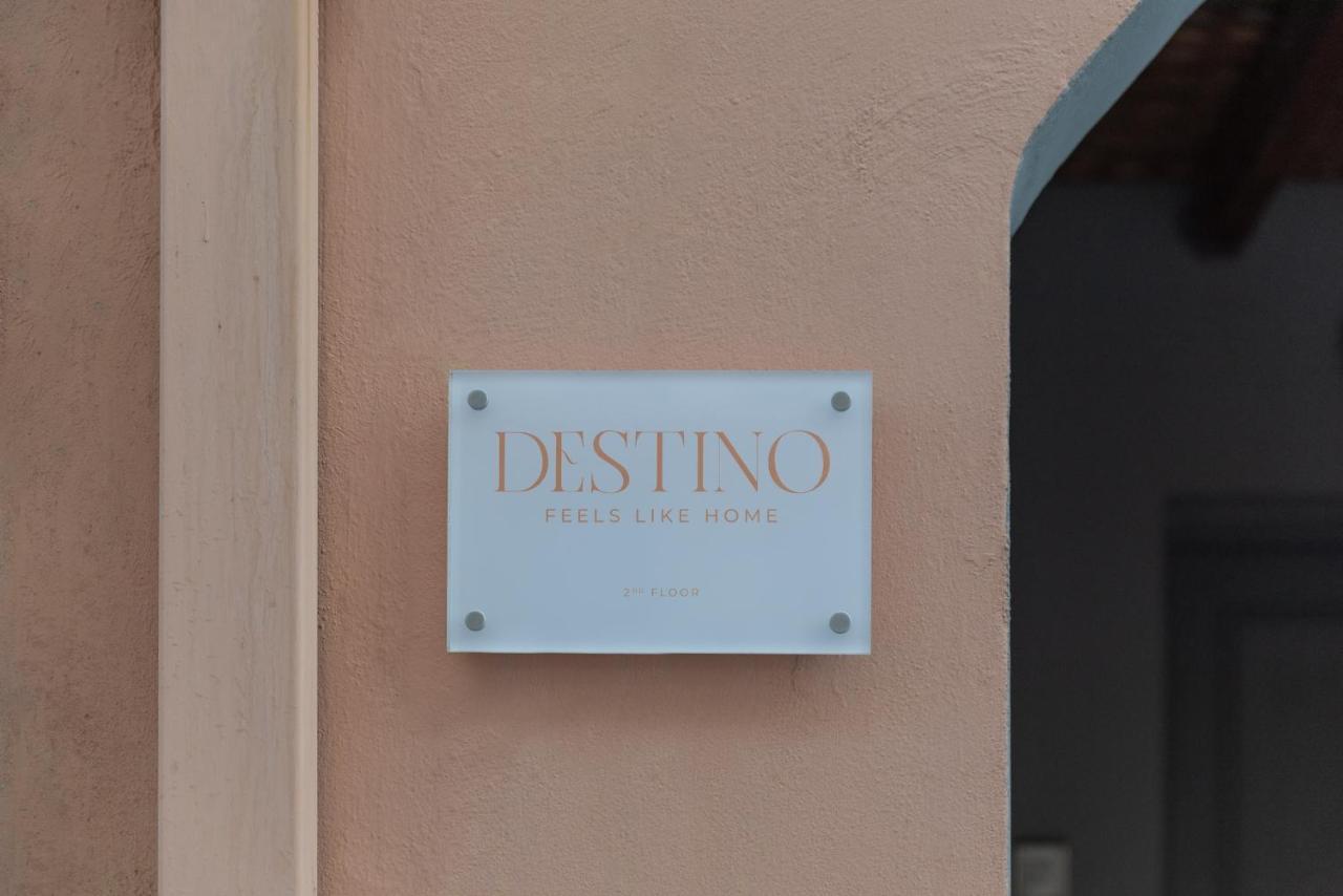 Destino Home Overlooking The Venetian Port Of Chania Chrissi Akti Chania Exterior foto