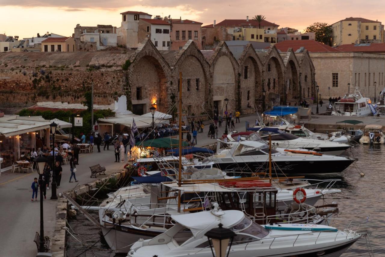 Destino Home Overlooking The Venetian Port Of Chania Chrissi Akti Chania Exterior foto