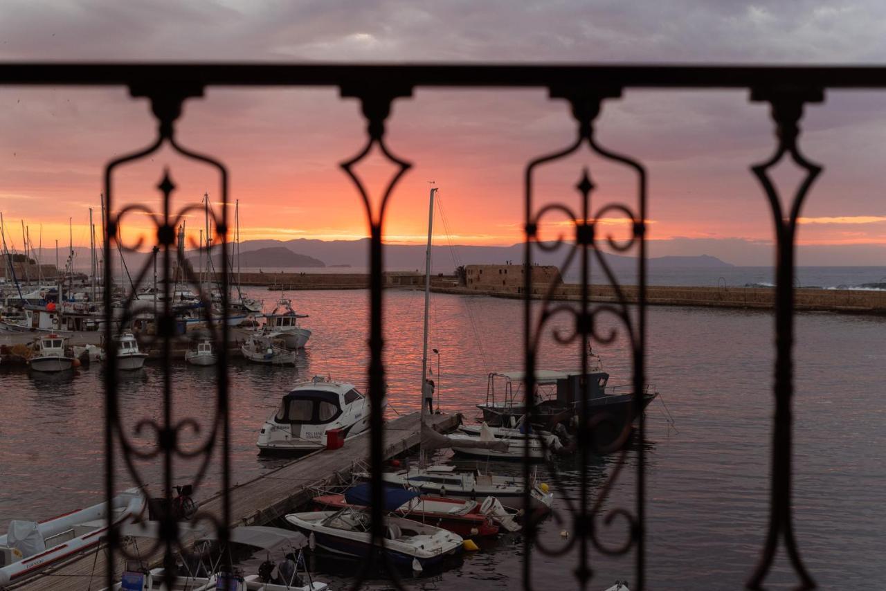 Destino Home Overlooking The Venetian Port Of Chania Chrissi Akti Chania Exterior foto