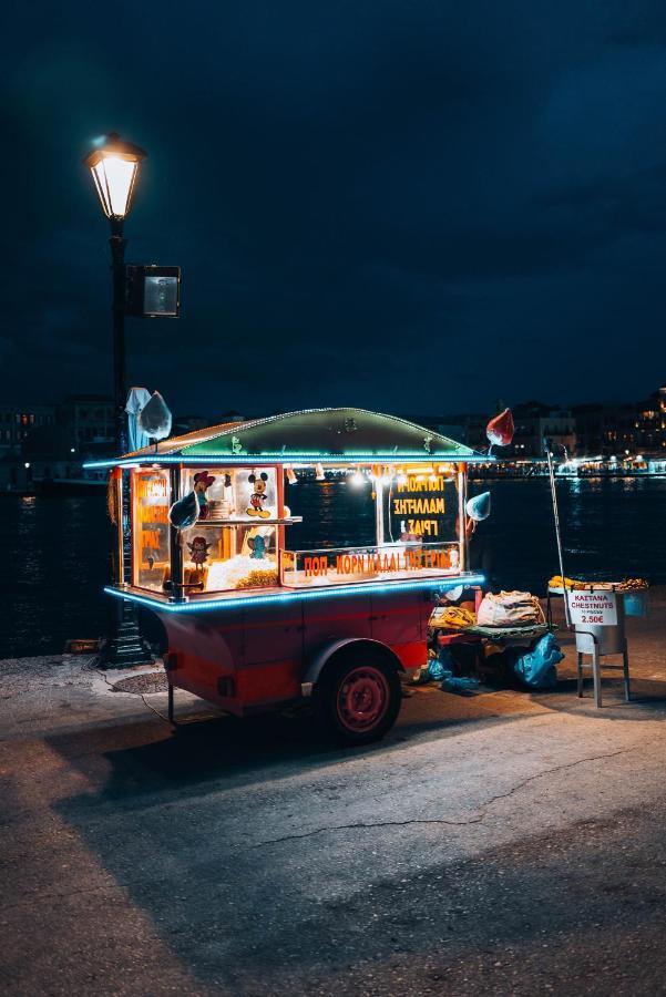 Destino Home Overlooking The Venetian Port Of Chania Chrissi Akti Chania Exterior foto
