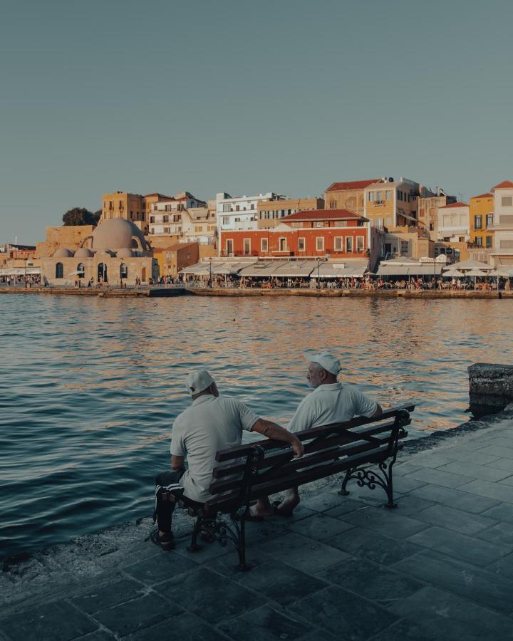 Destino Home Overlooking The Venetian Port Of Chania Chrissi Akti Chania Exterior foto